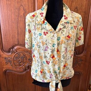 Disneys Winnie the Pooh Rayon Blouse with SS & tie front. SIZE 2X GUC $10